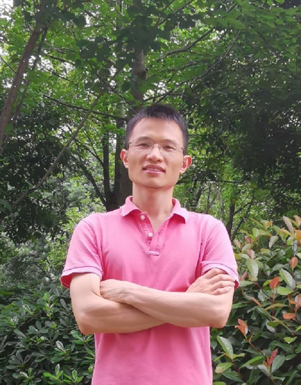 教师：周泰