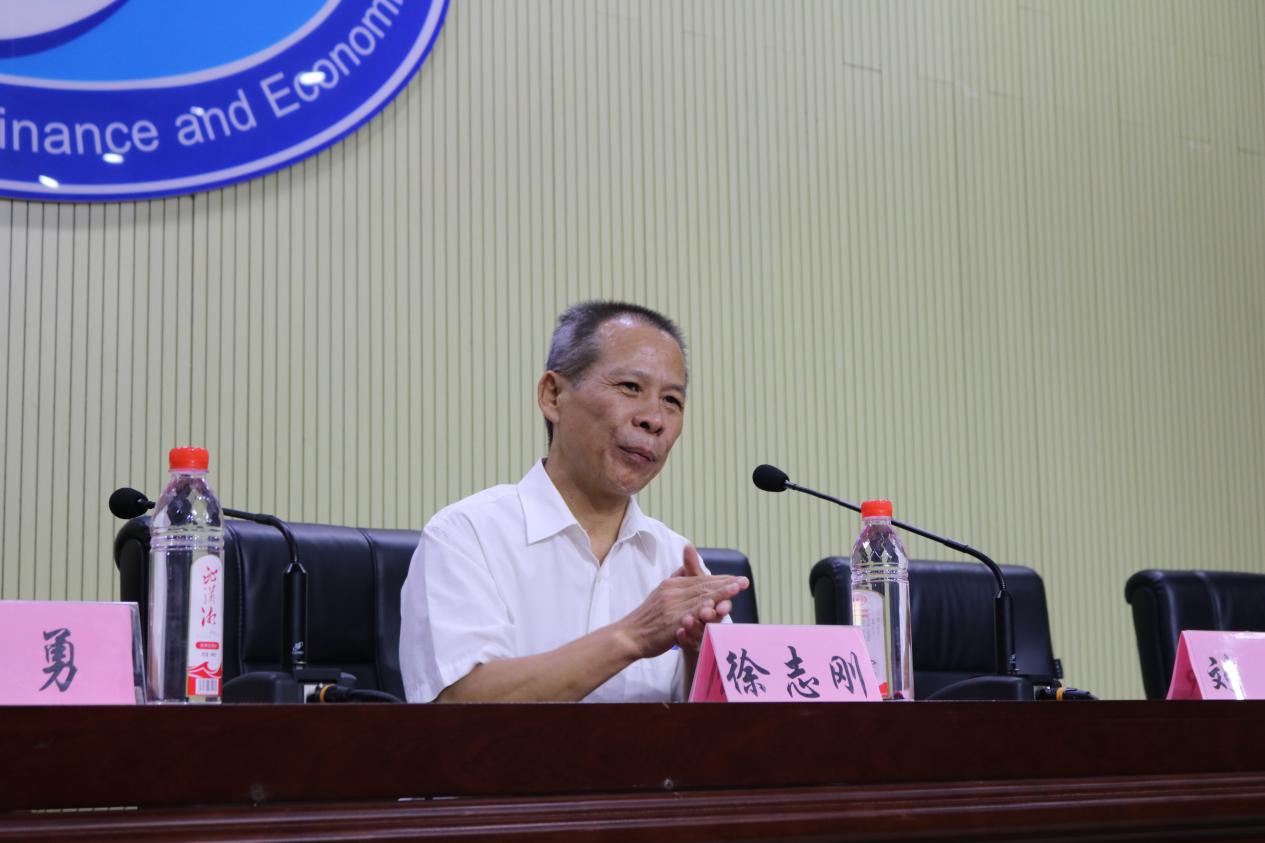 图片1新生会议廖思源.png