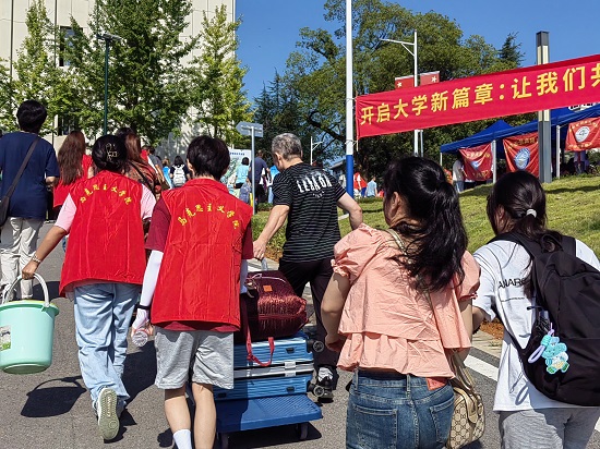 迎新中照片2.jpg