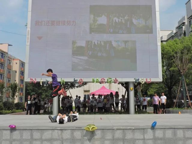 1541738700223079675.jpg