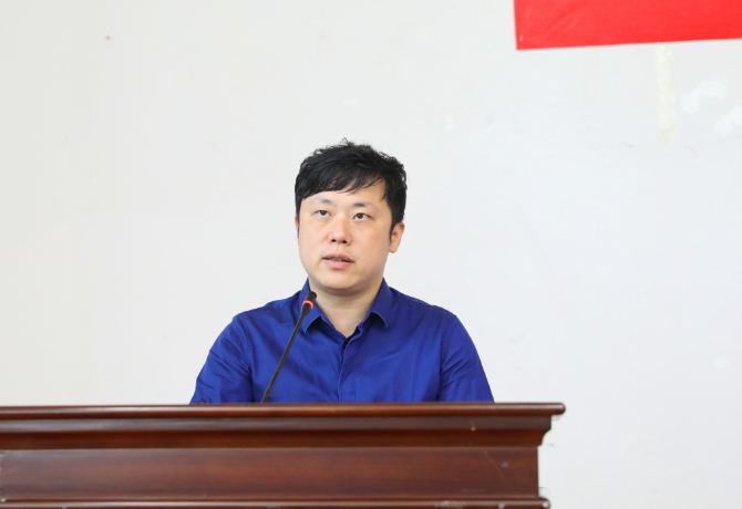 杨锴.png