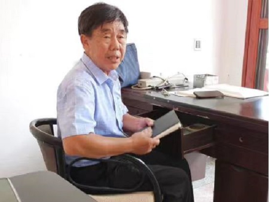 精益求精严律己照片.jpg